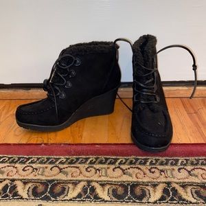 Black fur lined booties